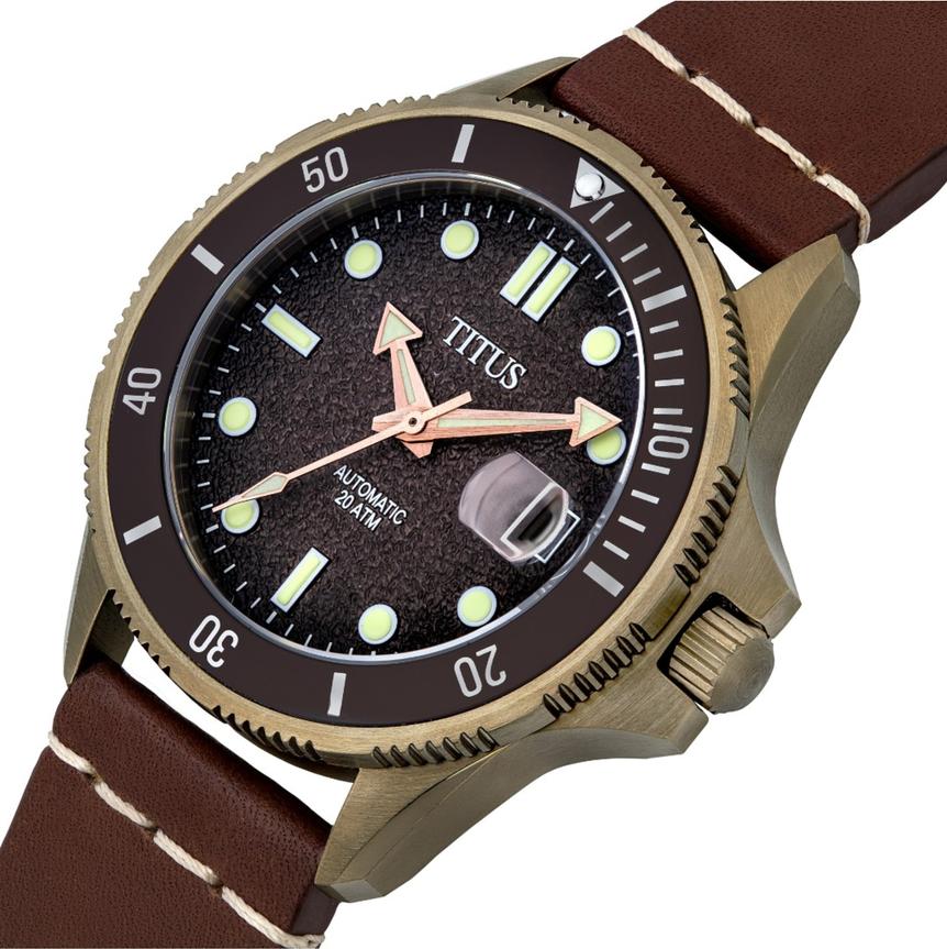 Valor三針日期顯示自動機械皮革腕錶 (W06-03250-015)