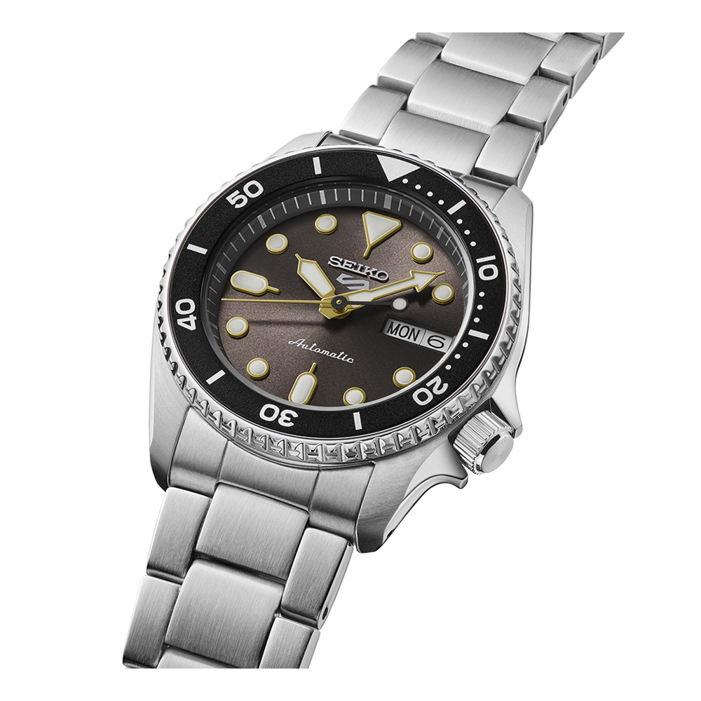 Seiko 5 Sports (SRPL79K1)