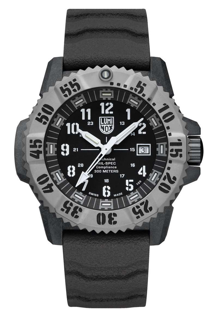 Luminox Land (XL.3351.2)